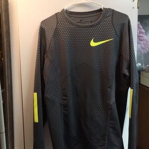 NIKEPRO HYPERWARM fitted long sleeve
